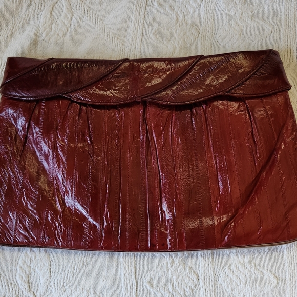 Rich red burgundy Eel skin clutch - Picture 2 of 10
